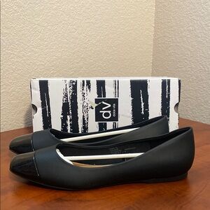 ( CLEAR OUT PRICE!!) DV by Dolce Vita Ladies' Size 10 Malanie Ballet Flat, Black